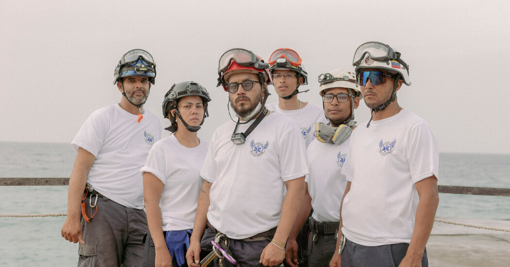 00int venezuela quakes rescue01a photo mvgz facebookJumbo.jpg