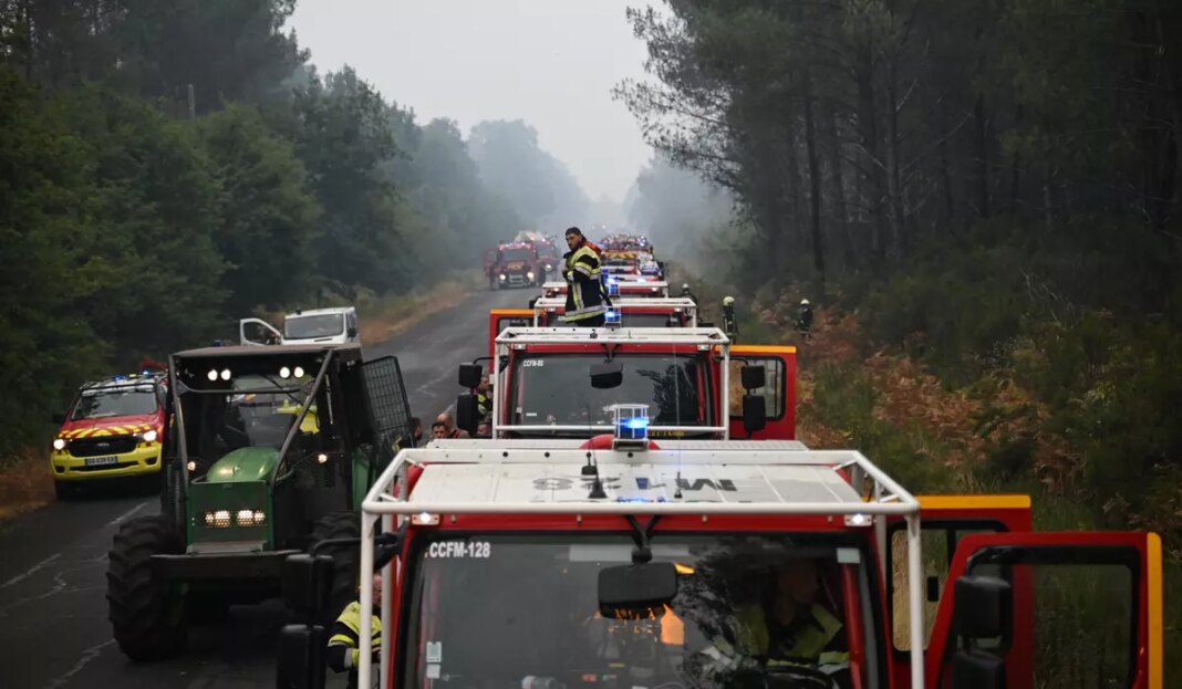 APTOPIX France Wildfires 83396 c0 326 7827 4891 s1200x700.jpg
