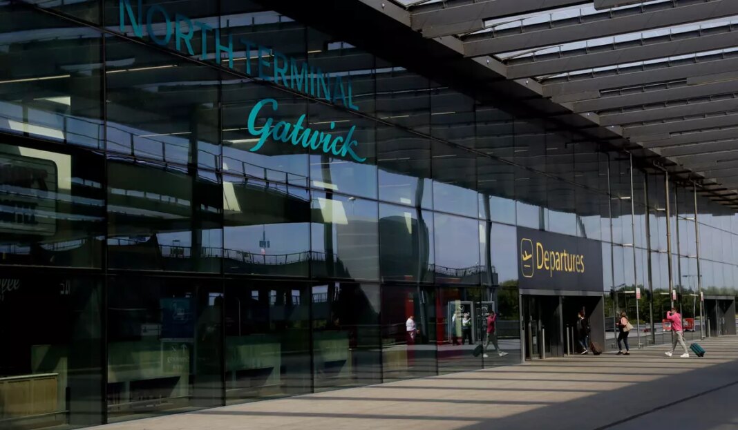 Britain Gatwick Airport Water Outage 91335 c0 228 5472 3420 s1200x700.jpg