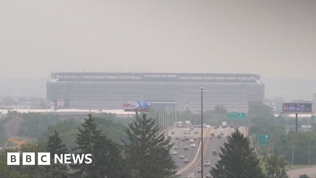Timelapse shows World Cup final stadium vanish in smoky haze