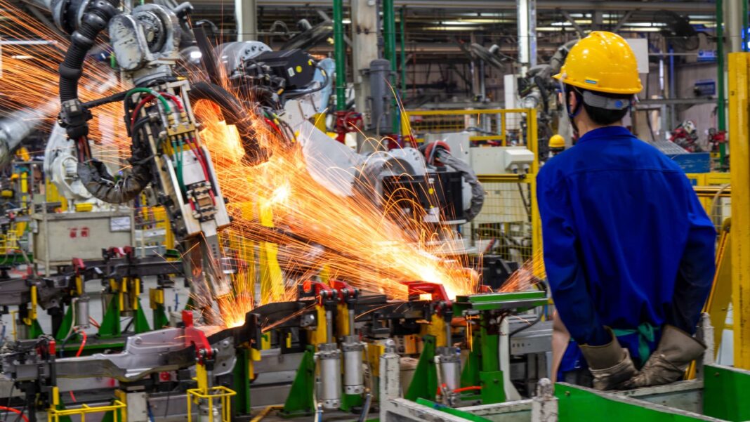 China’s factory activity shrinks for second straight month