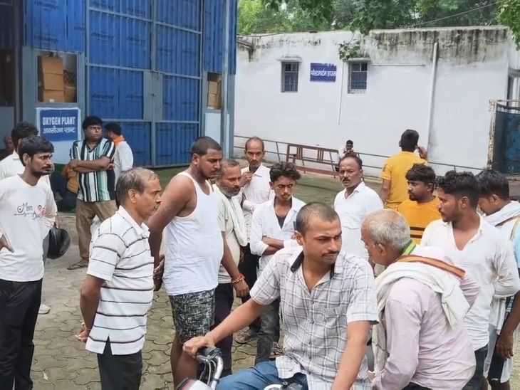 कैमूर में सांप के डसने से युवक की मौत:इलाज के लिए जाते समय रास्ते में गई जान