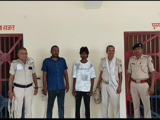 सीवान में चोरी के इंजन-पार्ट्स वाली बाइक पकड़ी:वाहन चेकिंग में संदिग्ध बाइक मिली, युवक गिरफ्तार, नेटवर्क की तलाश में जुटी पुलिस