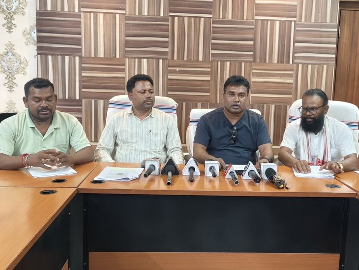 आदिवासी समुदाय ने जैन दावे का किया विरोध:पारसनाथ पहाड़ पर संथाल आदिवासियों के प्रथागत अधिकार को कमजोर करने की कोशिश बर्दाश्त नहीं
