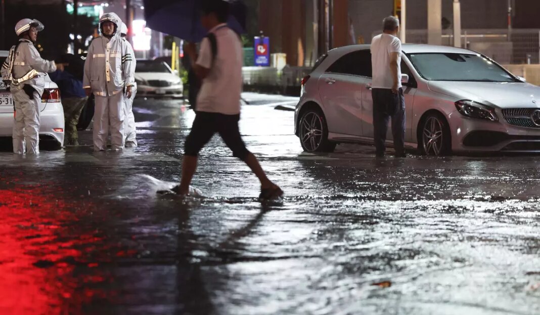 Japan Heavy Rain 32185 c0 154 3702 2313 s1200x700.jpg