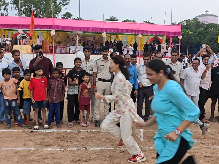 राष्ट्रीय खेल दिवस पर जहानाबाद में स्पोर्ट्स मीट:डीएम छिरिङ वाई भूटिया ने दौड़ में भाग लिया, म्यूजिकल चेयर आयोजित