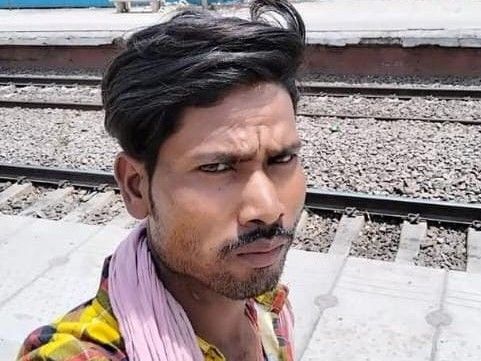 सुपौल में पेड़ से लटका मिला मजदूर का शव:रक्षाबंधन पर बहन घर आई, चिकन बनाने को लेकर पत्नी से विवाद के बाद निकला था