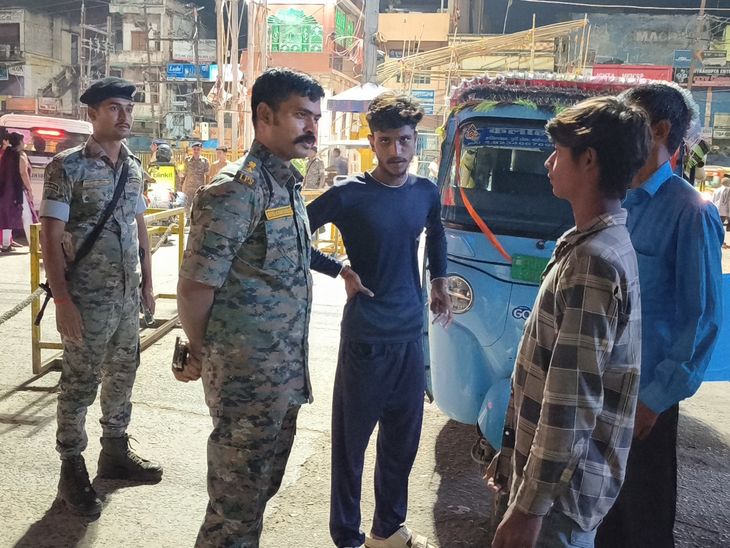 जहानाबाद में एसपी की अगुवाई में विशेष वाहन जांच अभियान:चौक-चौराहों और सीमा क्षेत्रों में सघन जांच, चालकों को दिए सुरक्षा निर्देश