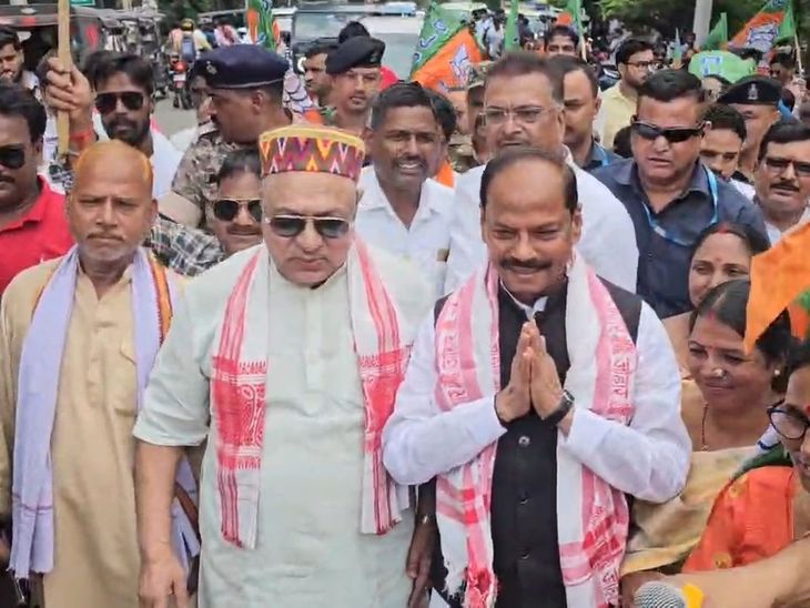 छात्रों पर दर्ज मुकदमे वापस लेने की मांग:पूर्व मुख्यमंत्री रघुवर दास पहुंचे हजारीबाग, अभय तिवारी मामले की CBI जांच की मांग की