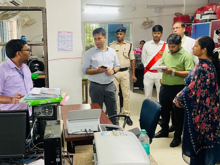 कैमूर ITI में छात्रों ने कैंटीन, ट्रांसपोर्ट और CCTV मांगा:DM ने दिए व्यवस्था सुधारने के निर्देश; प्लेसमेंट नहीं पाने वालों का बनेगा डेटाबेस