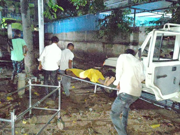 भोजपुर- पोखर में डूबने से युवक की मौत:दाह-संस्कार से लौटने के बाद स्नान करने गया था, पैर फिसलने से गहरे पानी में चला गया