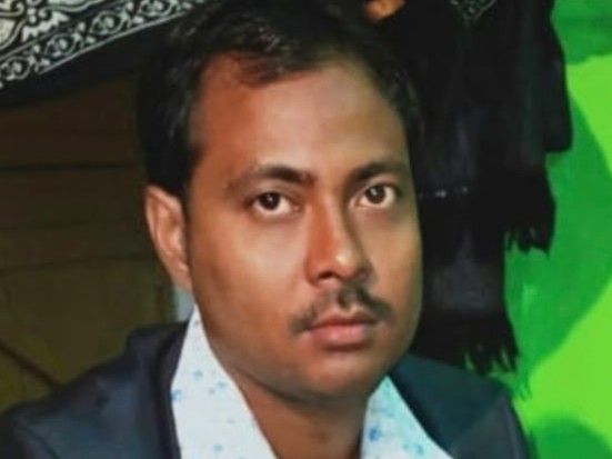 आरा में ट्रक ने बाइक सवार 2 दोस्तों को रौंदा:एक की मौत, दूसरा गंभीर हालत में पटना रेफर; फल खरीदने मंडी जा रहे थे