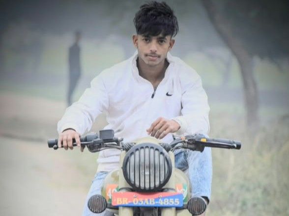 भोजपुर में गोली मारकर युवक की हत्या:मां बोली- किसी से दुश्मनी नहीं थी, फोन करके किसी ने उसे मंदिर के पास बुलाया था