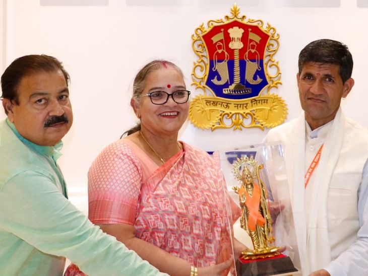 लखनऊ पहुंची उत्तराखंड और झारखंड की टीमें:स्वच्छता का मॉडल देखा, मेयर से मुलाकात की; शिवरी में सीखे कचरा प्रबंधन के गुर