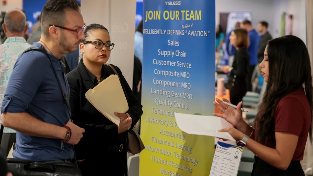 Private payrolls rose by 38,000 in August, than expected, ADP reports