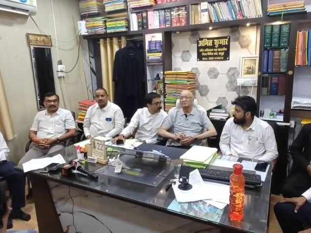 जमुई विधिज्ञ संघ नहीं करेगा आरोपितों की पैरवी:अध्यक्ष-महासचिव बोले- निष्पक्ष जांच हो और स्पीडी ट्रायल से जल्द मिले न्याय