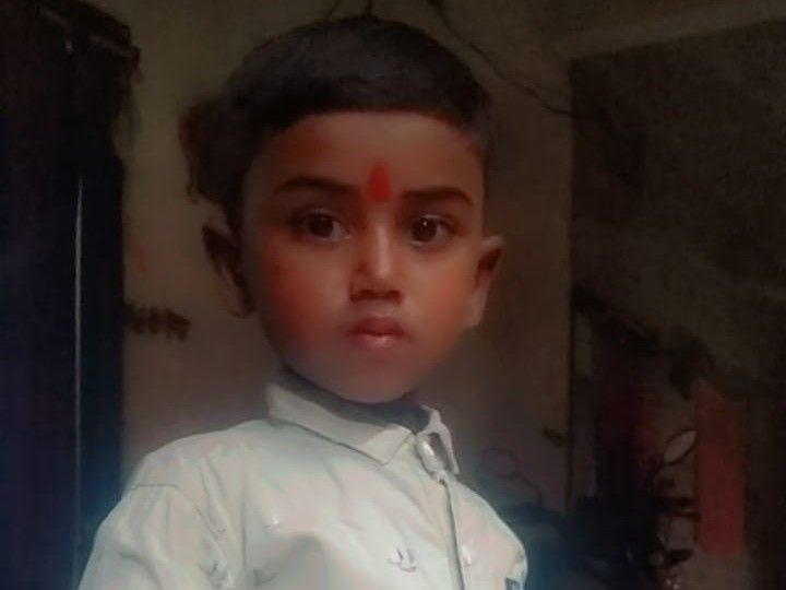 बाढ़ के पानी में बहने से बच्चे की मौत:दरवाजे पर खेल रहा था, पानी की धार में 200 मीटर दूर गया