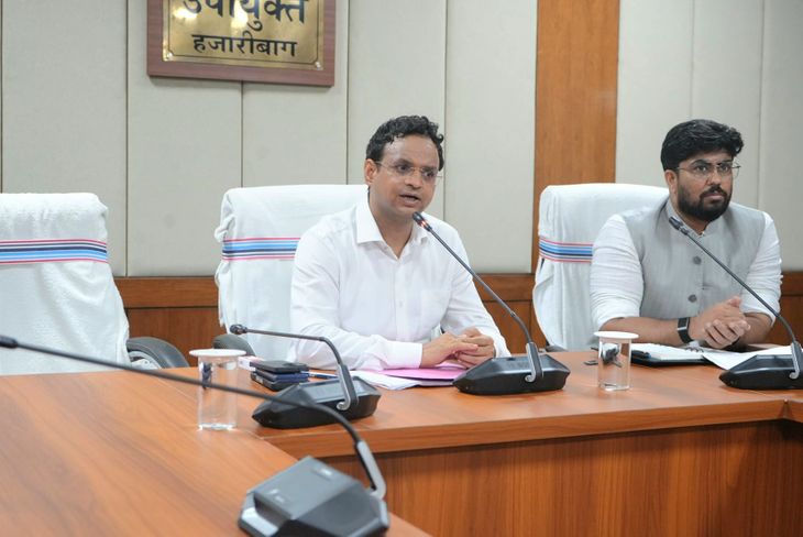 अतिक्रमण करने वालों को दे नोटिस,करें कार्रवाई