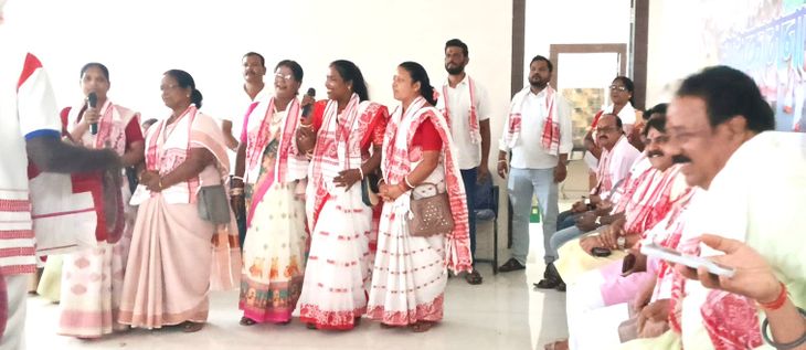 भाजपा ने िकया करमा पर्व पूर्व संध्या कार्यक्रम