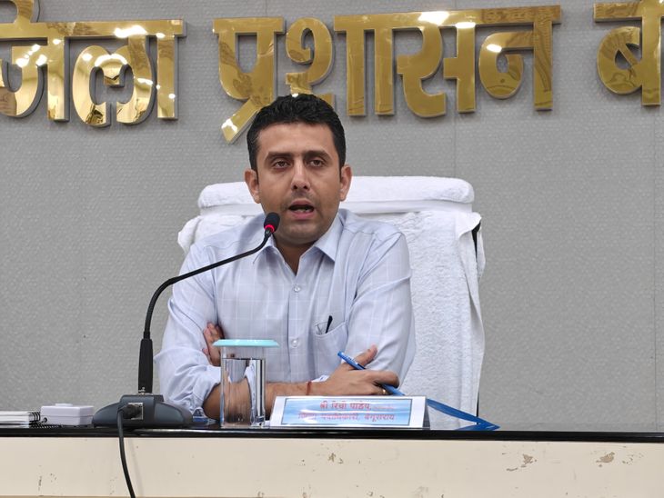 बेगूसराय में बाढ़ से 3.80 लाख की आबादी घिरी:7 प्रखंडों की 37 पंचायतें प्रभावित, 85 सामुदायिक रसोई और 223 नावें तैनात; दियारा का सड़क संपर्क टूटा