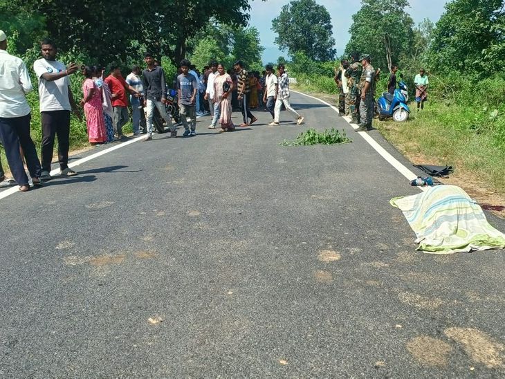 लातेहार में रोलर ने 50 वर्षीय शख्स को रौंदा, मौत:सड़क निर्माण में लगा था रोलर, हादसे के बाद वाहन छोड़कर चालक हुआ फरार