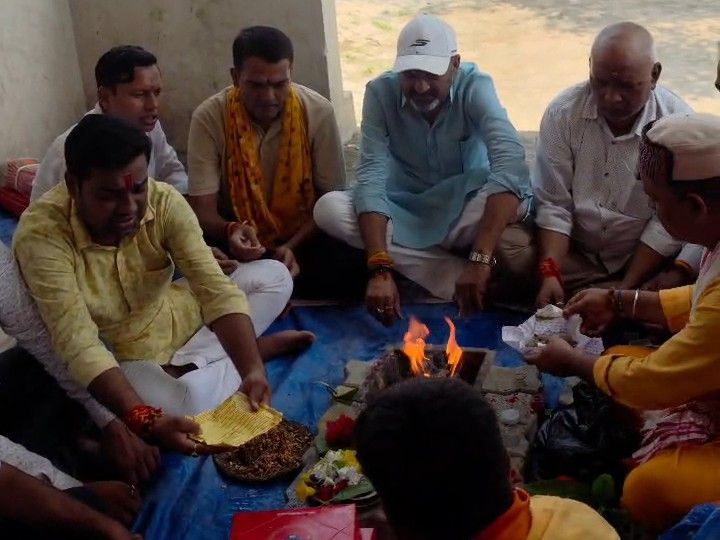 गिरिराज सिंह ने जन्मदिन पर महाकाल मंदिर में विशेष पूजा:बेगूसराय में हवन-शिवचर्चा का आयोजन, जरूरतमंद लोगों के बीच भोजन का वितरण