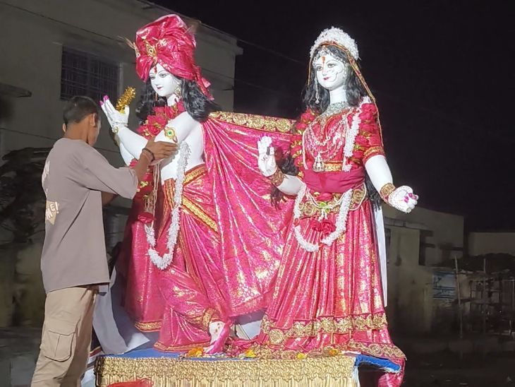 जन्माष्टमी के बाद राधाकृष्ण प्रतिमाओं का विसर्जन:सीतामढ़ी में जय श्रीकृष्ण के लगे जयकारे