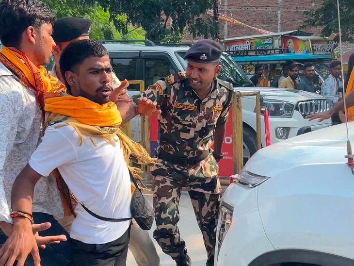 महिला पुलिसकर्मी से अभद्रता, छोटू बाबा पर FIR:बड़ी नहर पुल पर हंगामा, सरकारी काम में बाधा; DM की गाड़ी रोकने की कोशिश
