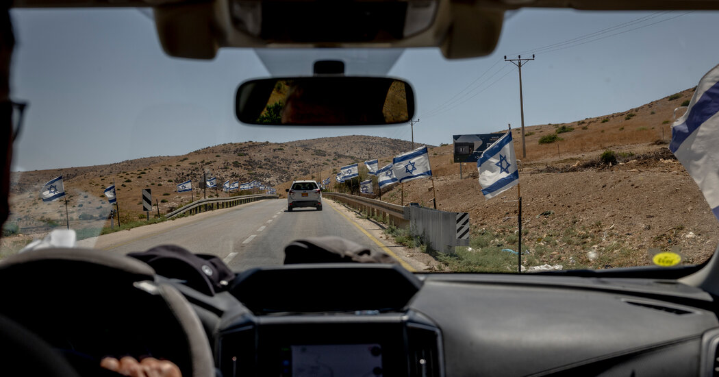 27westbank tour 01 fcqz facebookJumbo.jpg