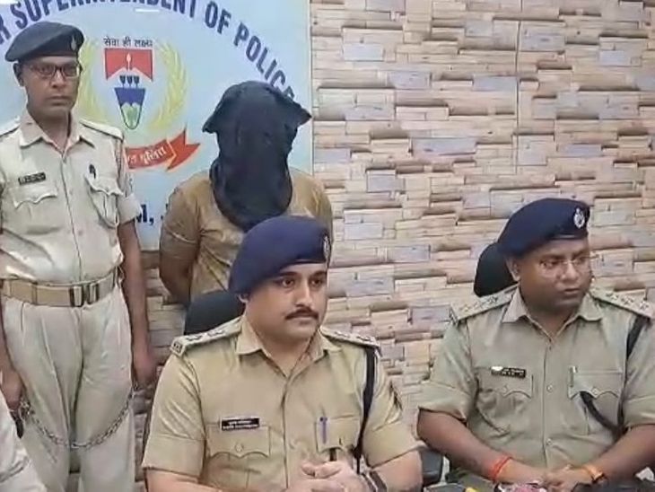 बहरागोड़ा में अंतरराज्यीय गांजा सप्लायर गिरफ्तार:113 किलो गांजा और तस्करी में इस्तेमाल कार जब्त, बाजार कीमत 60 लाख रुपए