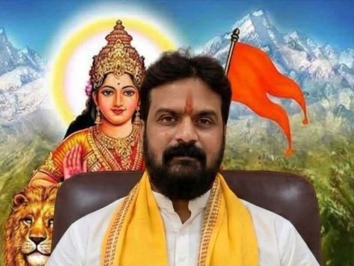 हाजीपुर में भाजपा नेता के घर पर ताबड़तोड़ फायरिंग:10 खोखे बरामद; बाइक सवार दो बदमाशों ने चलाई गोलियां