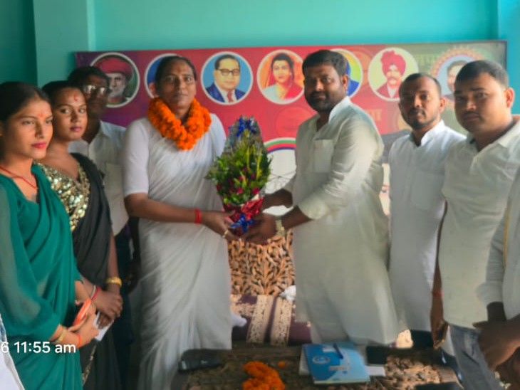 समाजसेवी किन्नर गुरु पल्लवी लोजपा (रा) में शामिल:बनीं जिला उपाध्यक्ष, जिलाध्यक्ष महेंद्र शर्मा के आवास पर समर्थकों संग ली सदस्यता