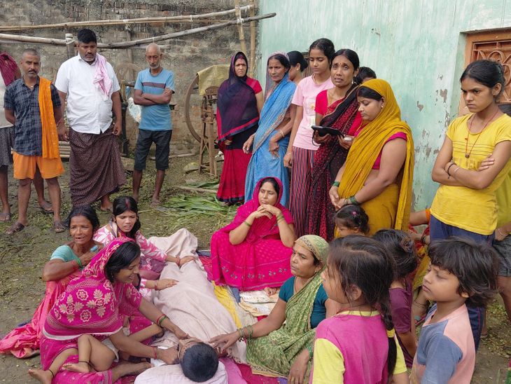 खगड़िया में चाकूबाजी में चाचा-भतीजे की मौत:दोस्तों के बीच हुआ था विवाद, पिता-बेटा समेत 3 हिरासत में