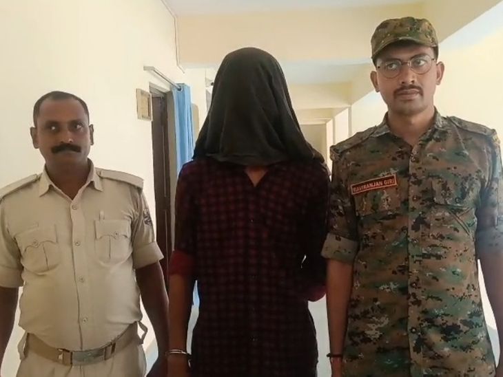 मुजफ्फरपुर में हथियार के साथ युवक गिरफ्तार:पुलिस ने मकान में की छापेमारी, बदमाश के पास से 6 कारतूस भी मिले