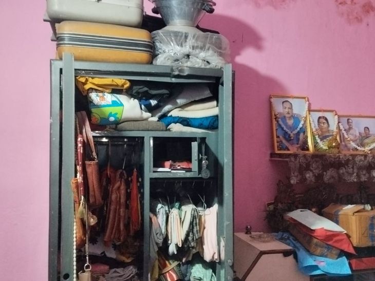 सिदगोड़ा में टाटा स्टील कर्मी के क्वार्टर से जेवरात-नकदी चोरी:40 लाख के जेवरात और 30 हजार रुपए नकद गायब, CCTV में दिखा संदिग्ध