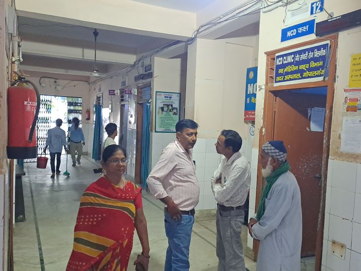 गोपालगंज के डॉक्टरों का OPD बहिष्कार:सदर अस्पताल में मरीज परेशान, इमरजेंसी सेवा जारी रही