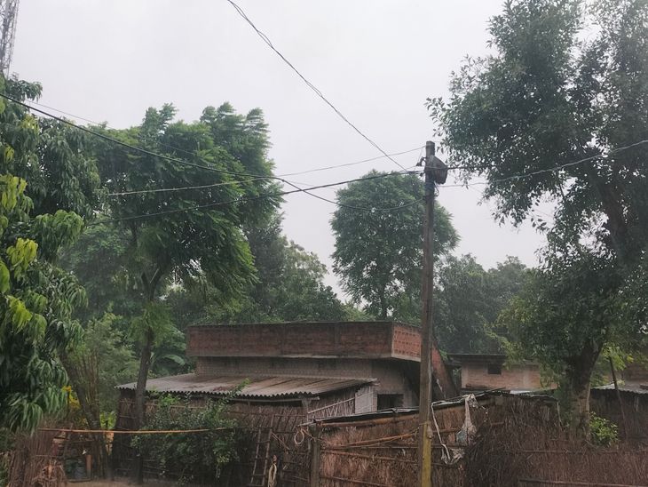 बेगूसराय में दर्जनों गांवों में बिजली ठप:कामकाज और पढ़ाई पर असर, लोगों ने बहाली की मांग की