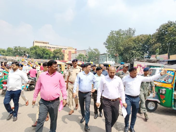 रामगढ़ में जाम से मुक्ति के लिए चला अभियान:प्रशासन ने अतिक्रमण हटाया, पार्किंग-सड़कों का होगा चौड़ीकरण, नेहरू रोड नो पार्किंग जोन