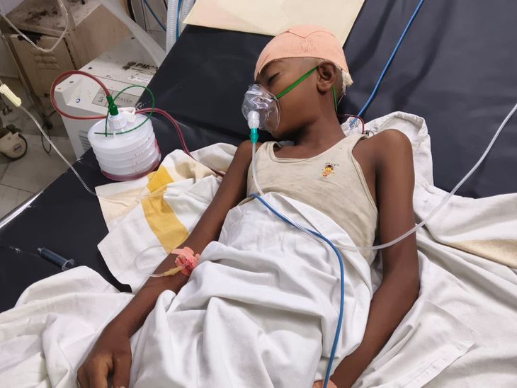 जानलेवा हमले के 52 दिन बाद भी गिरफ्तारी नहीं:सीतामढ़ी में परिजनों ने डीजीपी से लगाई गुहार, 3 लोगों पर मारपीट का आरोप
