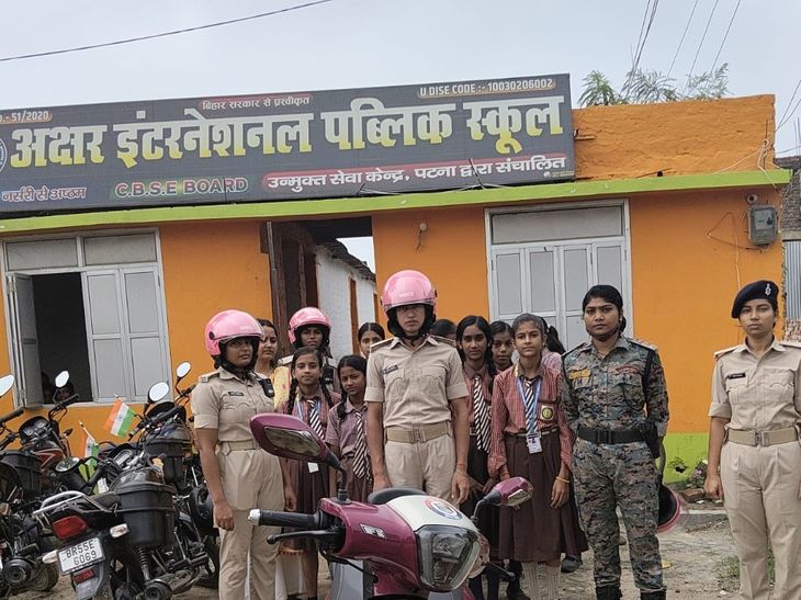 स्कूलों से सार्वजनिक स्थलों तक निगरानी बढ़ी:शिवहर में पुलिस दीदी टीम ने छात्राओं को सुरक्षा के प्रति जागरूक