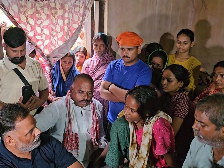 लापता अमन के घर पहुंचे पप्पू यादव:सरकार पर साधा निशाना, बोले- नेता और अपराधी मस्त, आम लोग परेशान