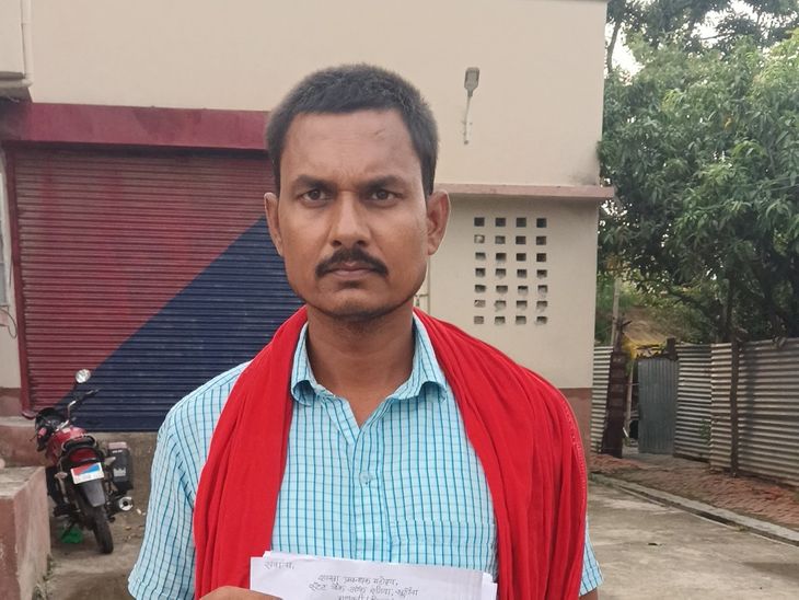 मोबाइल चोरी कर बैंक खातों से उड़ाए ₹2.44 लाख:मधुबनी के दिलीप कुमार के साथ साइबर ठगी, थाना में दर्ज कराई शिकायत
