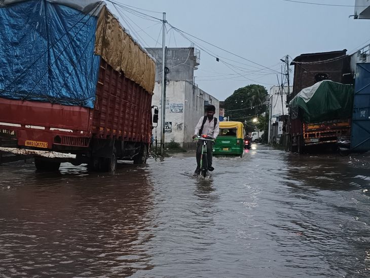 सहरसा में 37 घंटे से रुक-रुककर बारिश, 70.3 MM दर्ज:कल भी बारिश के आसार, 27 से मौसम सामान्य होने की संभावना