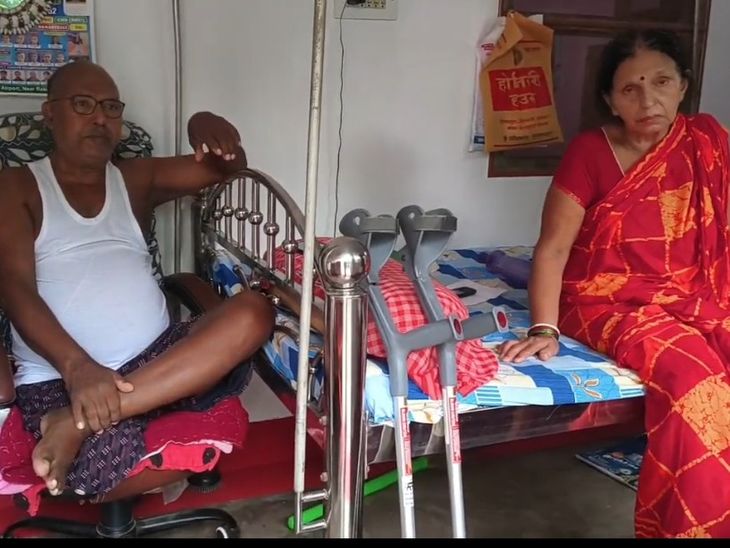 मुजफ्फरपुर में पूर्व सैनिक के 10 लाख की चोरी:खिड़की तोड़ी, लोहे की ग्रिल उखाड़ घुसे चोर, लाखों के जेवर और कैश ले गए