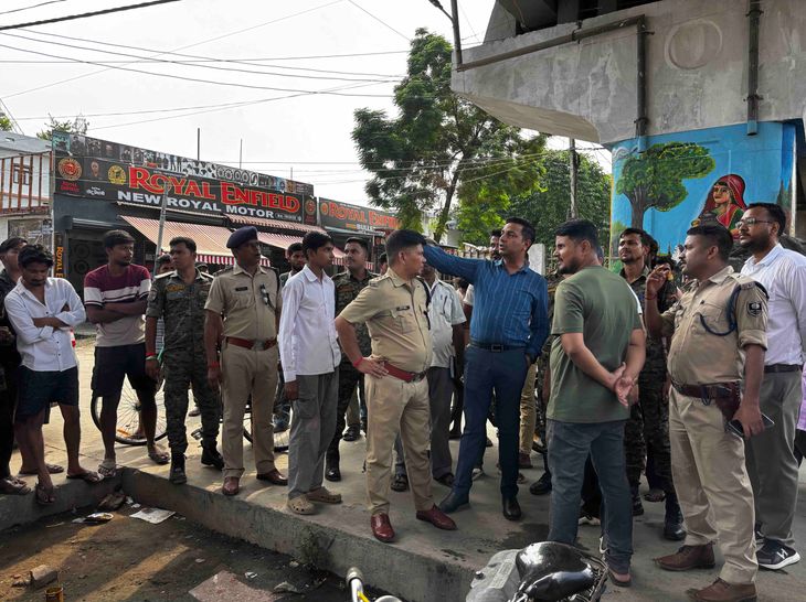'2 दिन में अतिक्रमण हटाओ, नहीं तो चलेगा बुलडोजर':मोतिहारी में प्रशासन का अल्टीमेटम, ठेला वालों के लिए बनेगा अलग वेंडिंग जोन