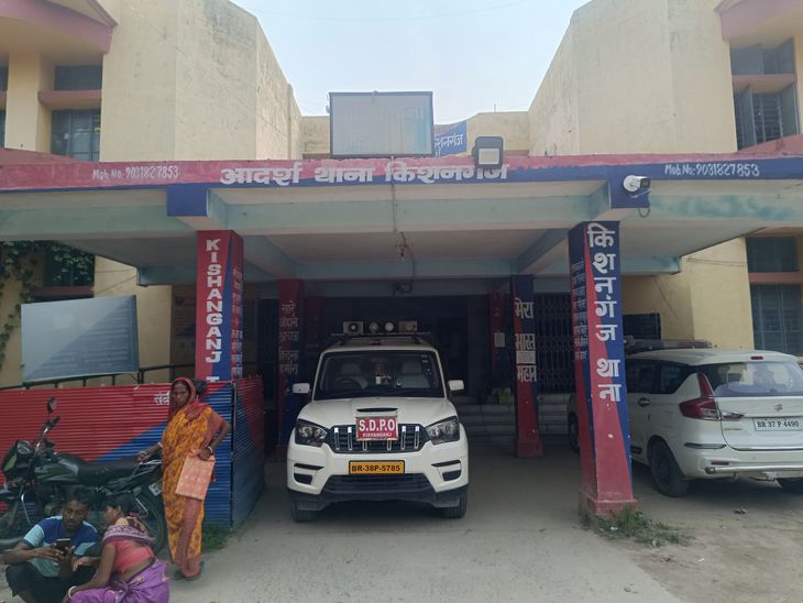 बच्चों के झगड़े के बाद घर में घुसकर मारपीट:महिला ने 6 लोगों पर FIR दर्ज कराई, पति-बेटे को पीटा; 2500 रुपये छीनने का आरोप
