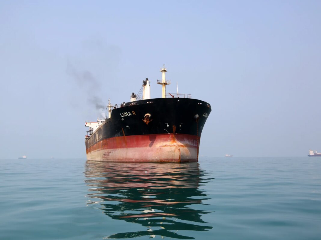 AA 20260909 42422213 42422194 IRANS OIL TANKERS OFF BANDAR ABBAS IN STRAIT OF HORMUZ 1788948409.jpg