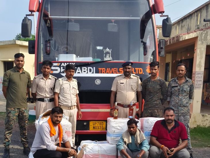 लग्जरी बस से 63 हजार बोतलें बरामद; 3 अरेस्ट:चालक, उप-चालक और खलासी को दबोचा, बलथरी चेकपोस्ट पर कार्रवाई