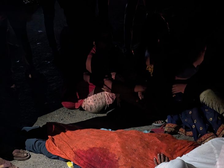 सीतामढ़ी हाईवे पर ट्रक ने युवक को रौंदा,मौत:हादसे में शरीर के हुए टुकड़े, गुस्साए लोगों ने हाईवे पर टायर जलाकर किया प्रदर्शन