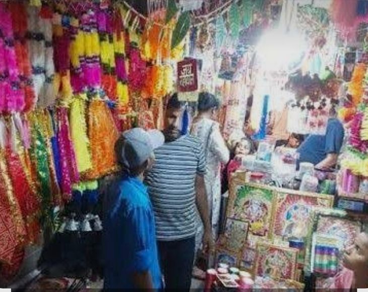 विश्वकर्मा पूजा पर सजे कारखाने-गैराज मशीनों की होगी आज पूजा, तैयारी पूरी